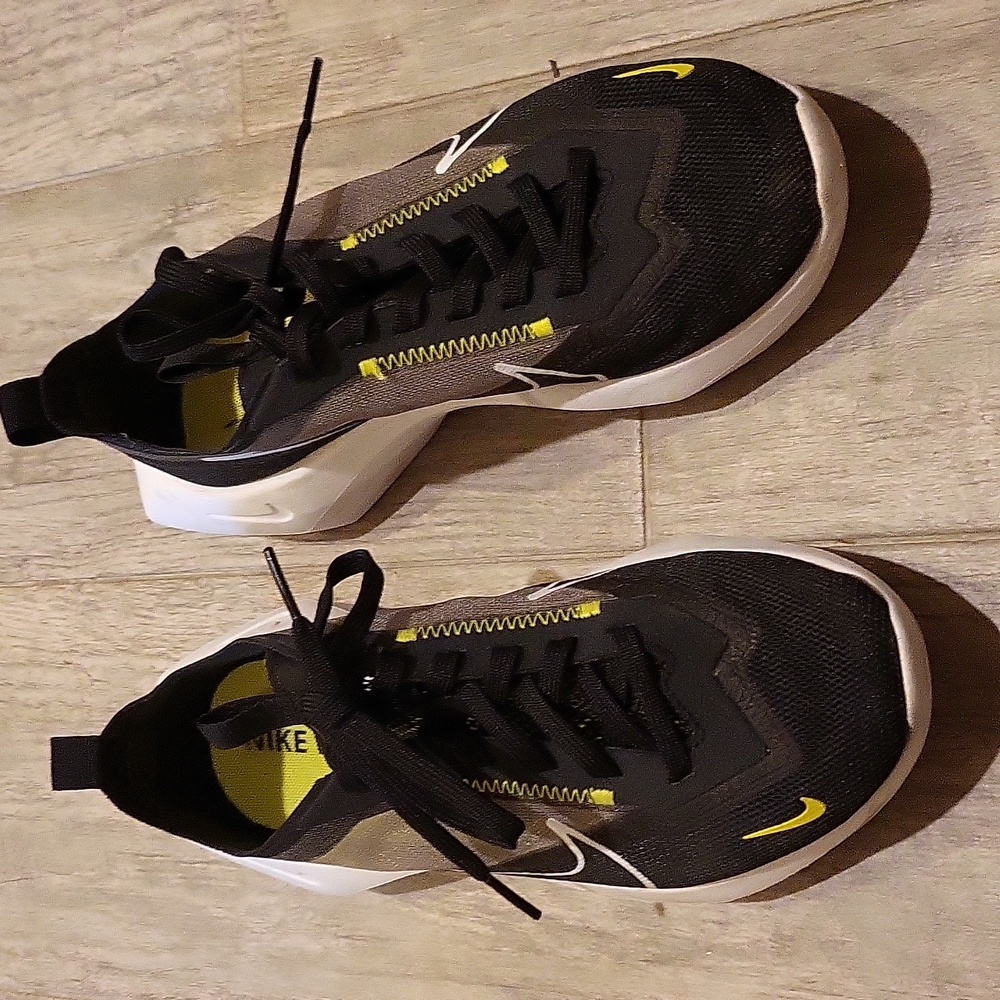 Nike Vista